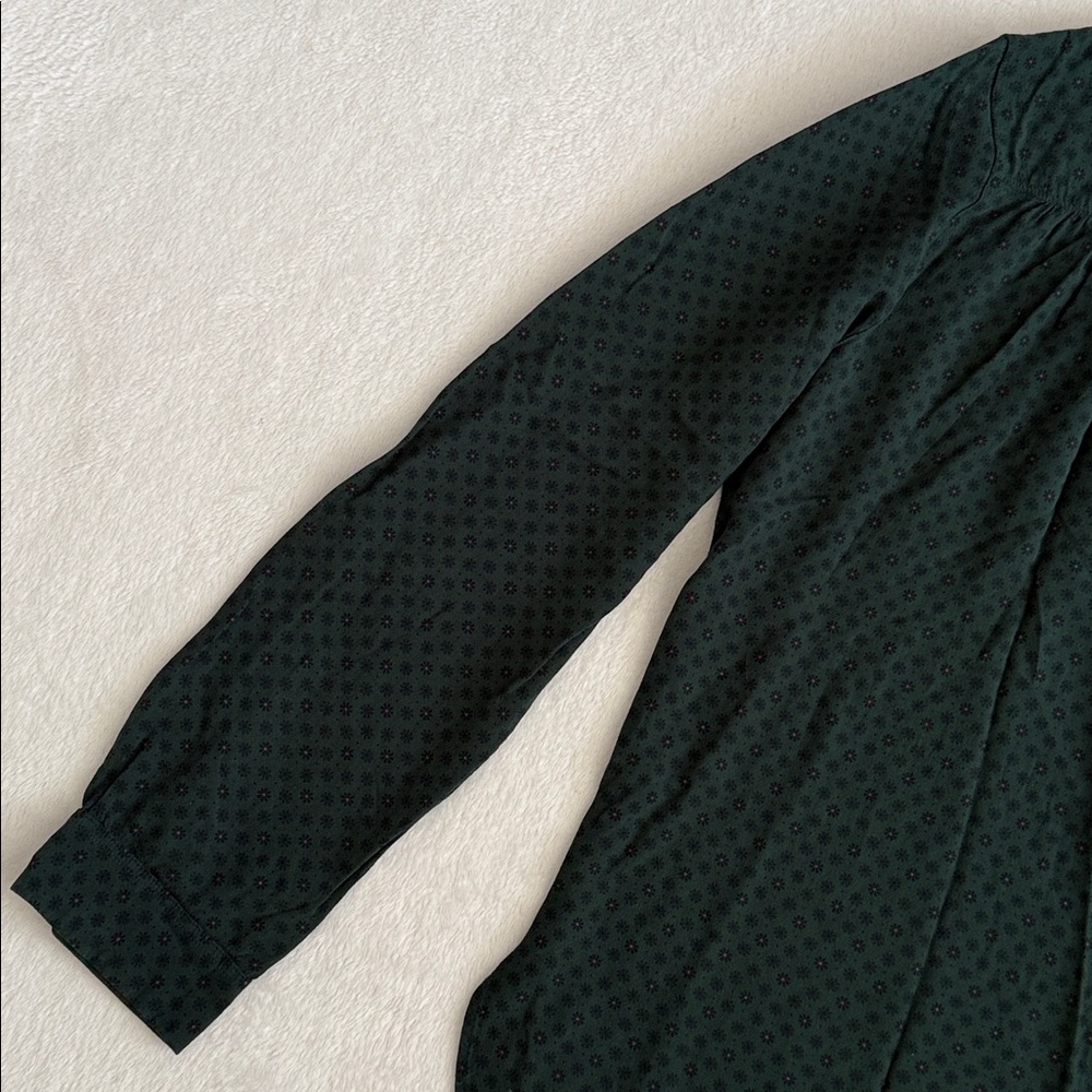 Ines de la Fressange x Uniqlo | Floral Print Covered Button Top Blouse Green M - Picture 4 of 15
